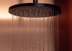 Nowy wymiar self-care: rytuał relaksu pod prysznicem z Roca