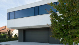 Dlaczego brama segmentowa WIŚNIOWSKI to wybór na długie lata?